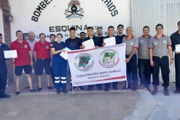 Exámenes de Ascenso para Bomberos Voluntarios y Accidentes de Fin de Semana en Esquina