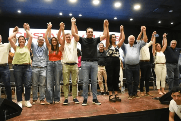 Gustavo Valdés asumió la presidencia de la UCR Corrientes y llamó a la unidad del radicalismo