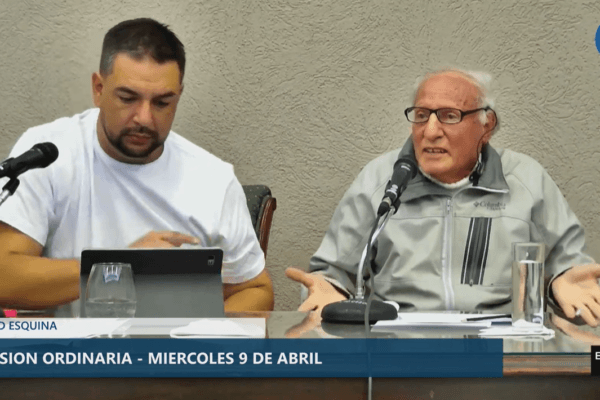 Vecinos reclaman pavimento en calle Primera Junta para garantizar el acceso al JIN Nº 19 de la Escuela Nº 53