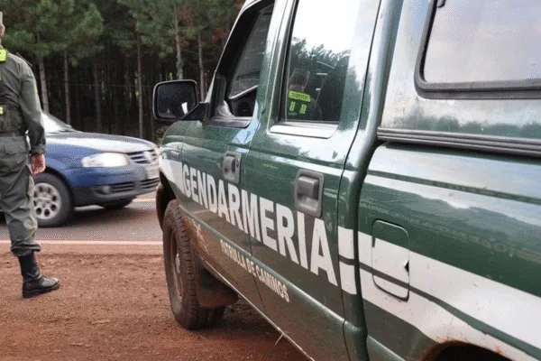 Escándalo en Córdoba: detuvieron a 23 gendarmes acusados de cobrar coimas a camioneros