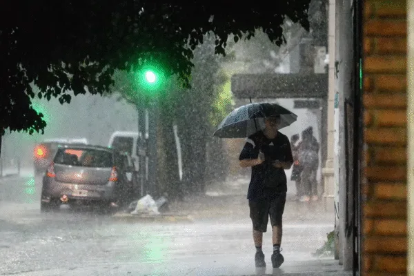 Fin de semana lluvioso en Esquina: alerta amarilla para viernes y naranja para sábado