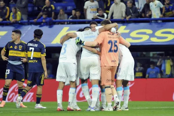 Boca cayó ante Belgrano 2-1 en una tarde marcada por el homenaje a Miguel Ángel Russo