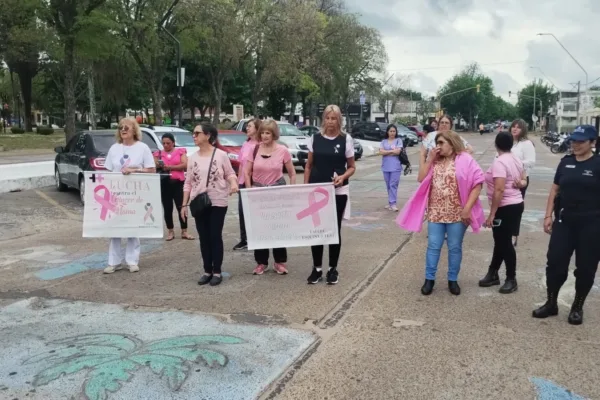 Esquina se vistió de rosa: actividades por el Día Internacional de la Lucha contra el Cáncer de Mama