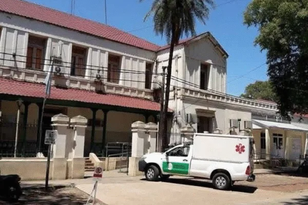 Sancionan a diez médicos del Hospital Las Mercedes por cobrar a pacientes en un centro público